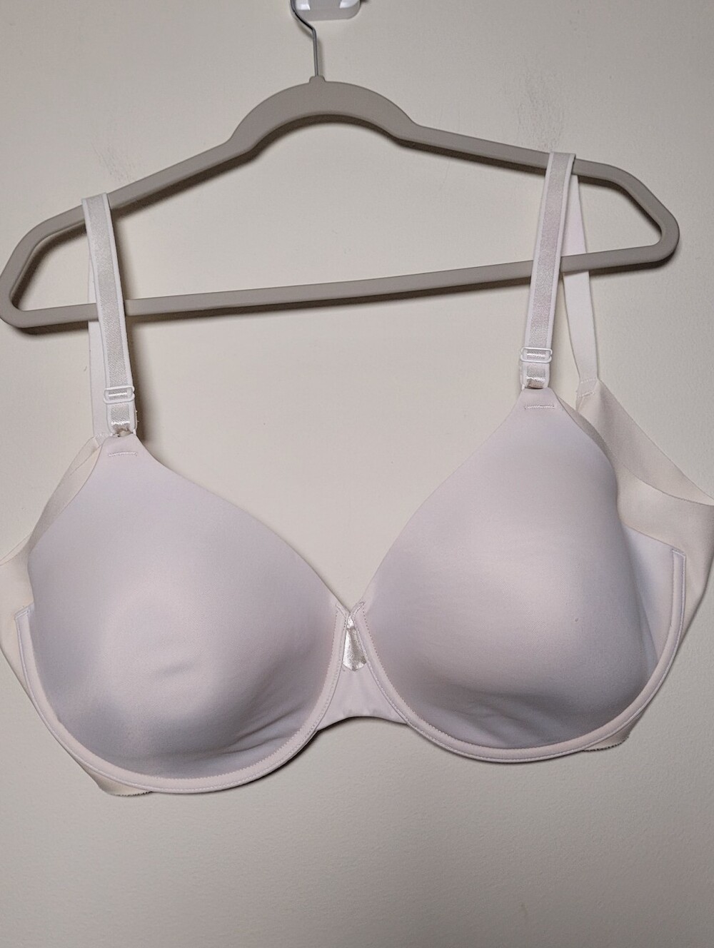 Olga Women's Seamless Underwire T-Shirt Bra - Ivory Size 42DD